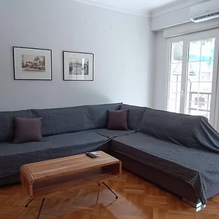 Apartment Artemis Plaza