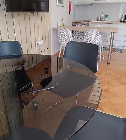 Apartmán Artemis Plaza *